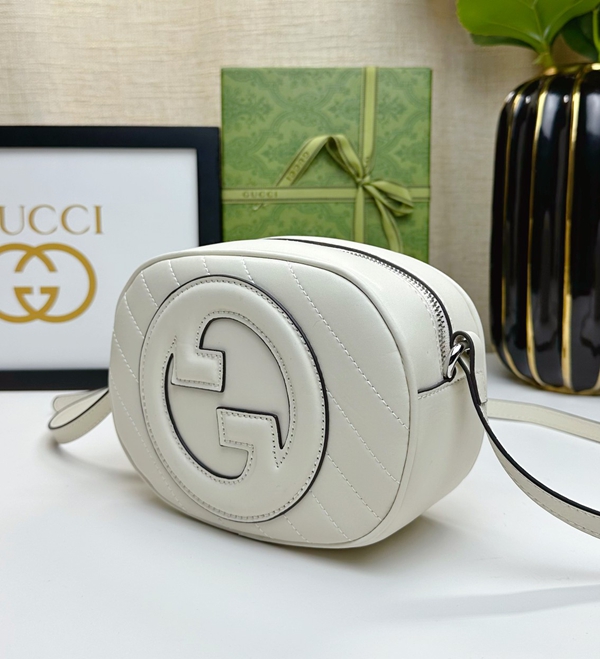 激安グッチバッグコピー側面デザイン